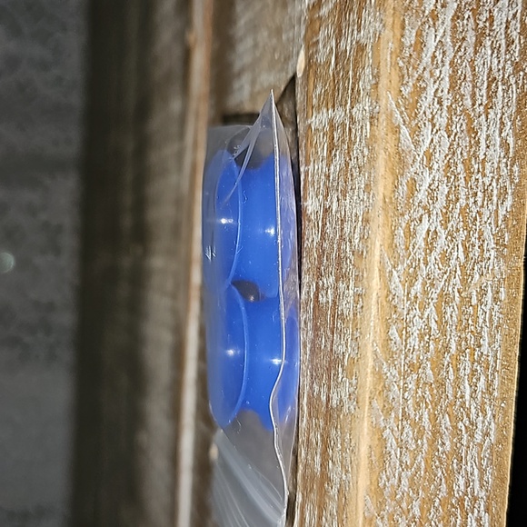 NWOT | Set of 4 | 5/8" Silicone Ear Skins Plugs Tunnels Earrings - Picture 2 of 5